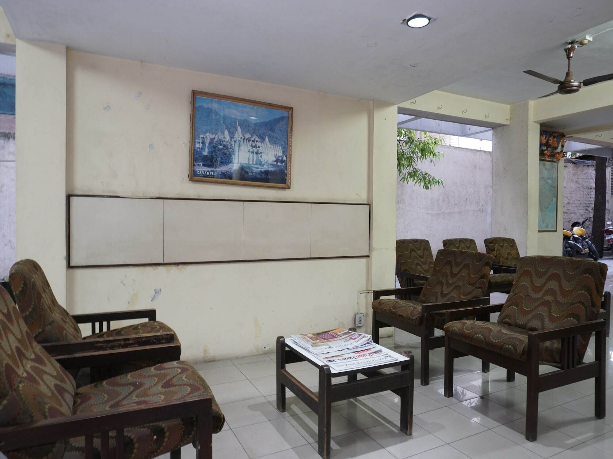 Oyo 22312 Nandanvan 3* Pune